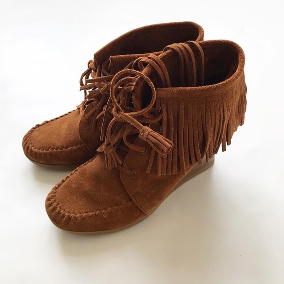 Minnetonka fringe platform short ankle boot Size 9 - Picture 2 of 10